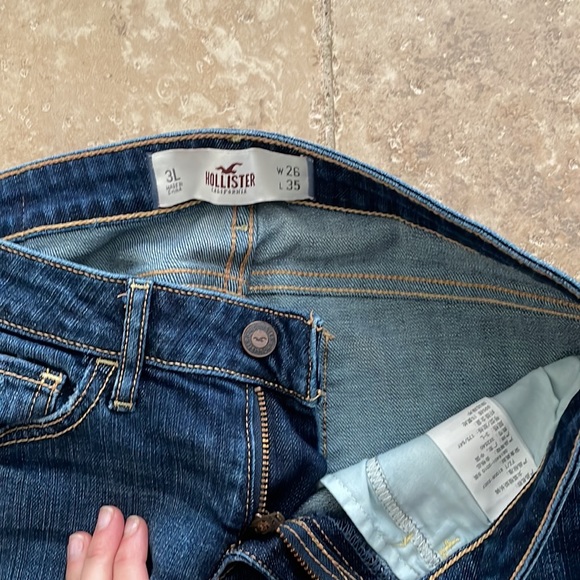 Like new 2 pair Hollister jeans size 3L - Picture 8 of 8